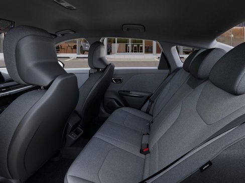 New 2025 Kia K4 LX image 18