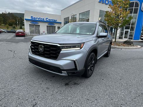 New 2025 Honda Pilot Touring image 8