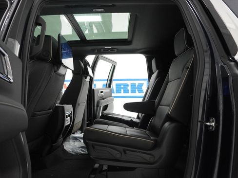 New 2026 Chevrolet Suburban Premier RWD image 43