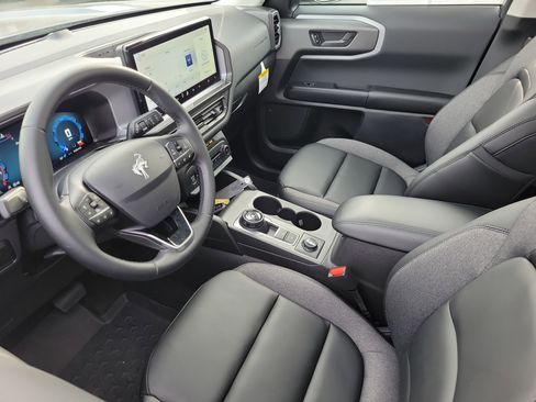 Used 2025 Ford Bronco Sport Big Bend w/ Convenience Package image 3