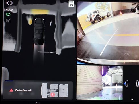 Used 2023 Tesla Model 3 Standard Range image 4