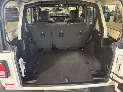 Used 2022 Jeep Wrangler Unlimited Sport w/ Cold Weather Group image 28