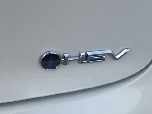 Certified 2024 Toyota Prius XLE image 32