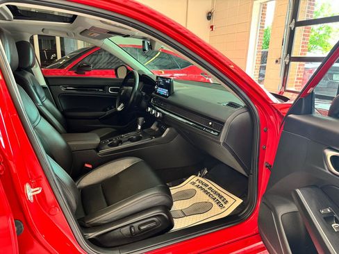 Used 2024 Honda Civic Touring image 28