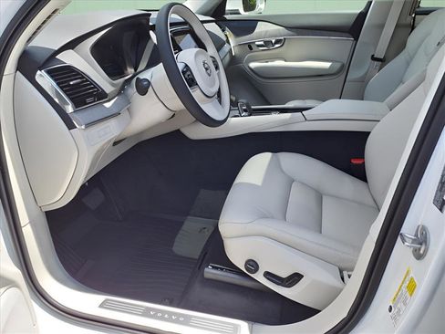 Used 2025 Volvo XC90 T8 Plus w/ Protection Package image 23
