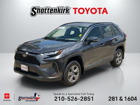 Used 2022 Toyota RAV4 XLE AWD/4WD image 1