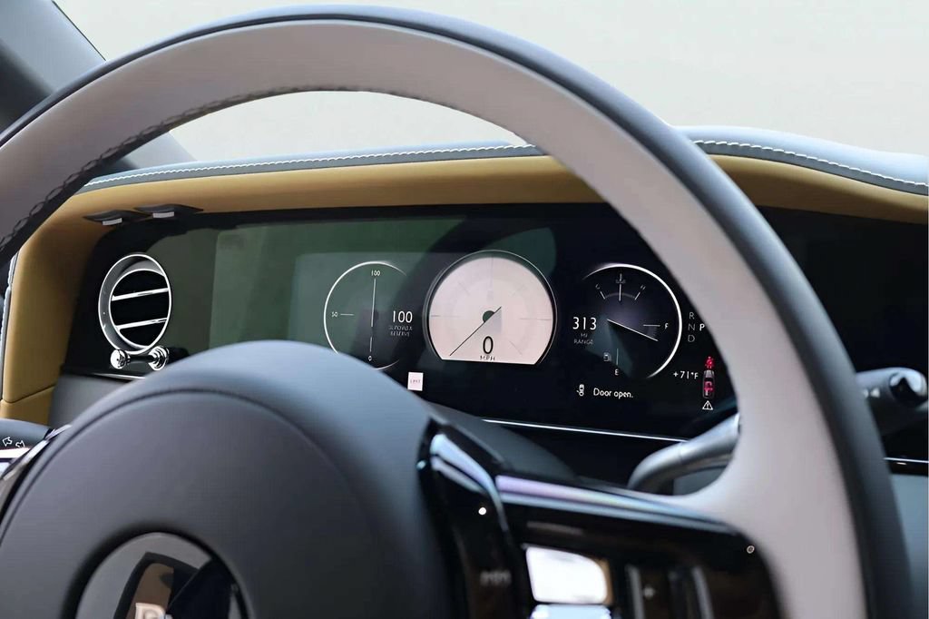 Used 2026 Rolls-Royce Cullinan w/ Cullinan Package AWD/4WD image 10