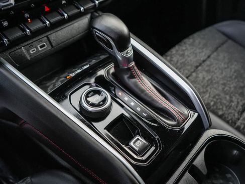 Used 2024 Chevrolet Colorado Z71 w/ Z71 Convenience Package 2 image 19