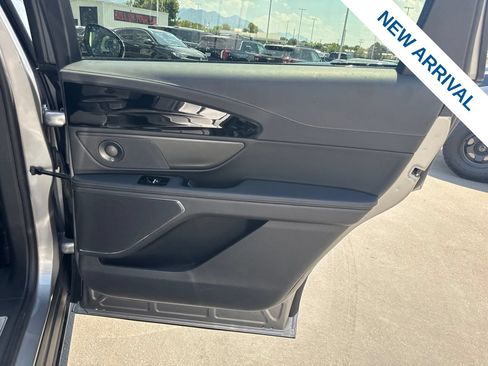 Used 2024 Lincoln Nautilus Reserve w/ Equipment Group 202A AWD/4WD image 12