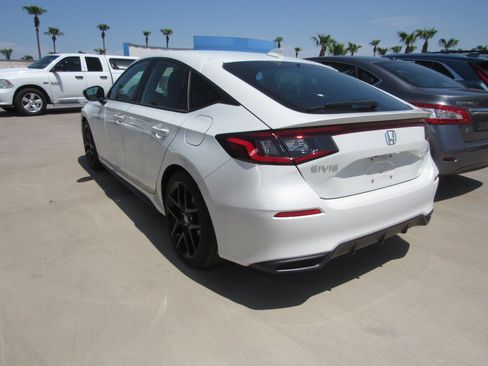 Used 2024 Honda Civic Sport image 4
