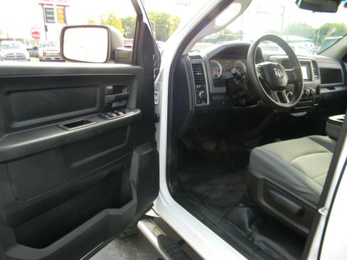 Used 2016 RAM 1500 Tradesman w/ Popular Equipment Group AWD/4WD image 5