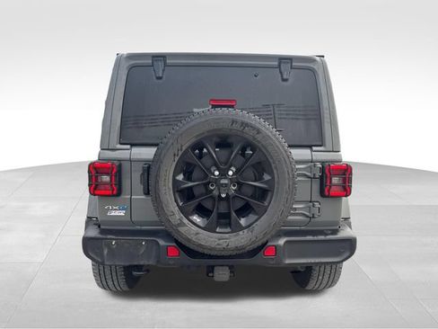 Used 2021 Jeep Wrangler Unlimited Sahara w/ Cold Weather Group AWD/4WD image 7