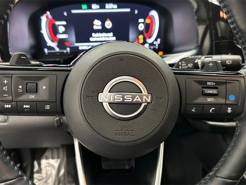 Certified 2022 Nissan Pathfinder Platinum w/ Cargo Package image 17