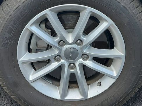 Used 2019 Dodge Grand Caravan SXT FWD image 7