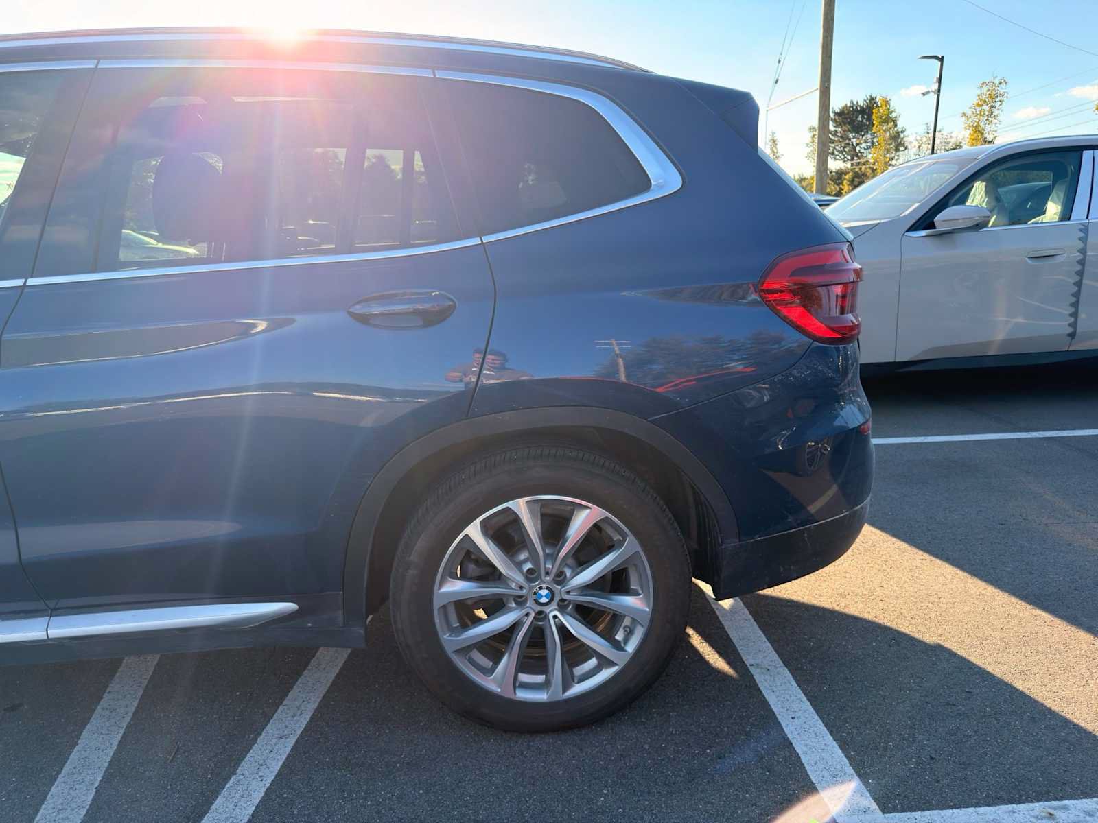 Used 2018 BMW X3 xDrive30i w/ Premium Package AWD/4WD image 4