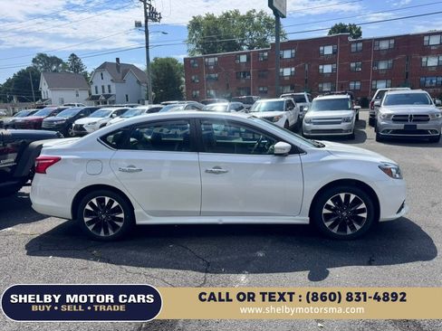 Used 2017 Nissan Sentra SR w/ SR Premium Technology Package FWD image 4