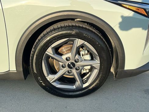 Used 2025 Kia K4 LXS image 15