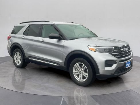 Used 2023 Ford Explorer XLT image 8