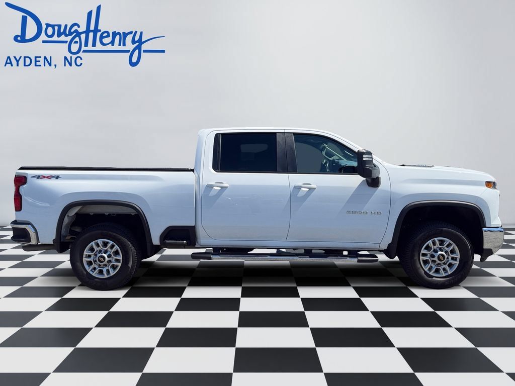 Used 2024 Chevrolet Silverado 2500 LT AWD/4WD image 6