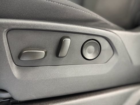 Used 2025 Chevrolet Silverado 2500 LT w/ Convenience Package image 15