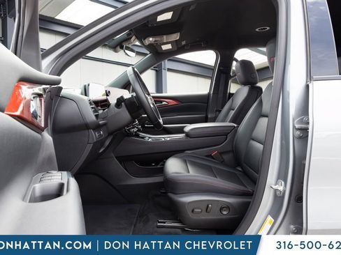 Used 2025 Chevrolet Traverse Z71 AWD/4WD image 4