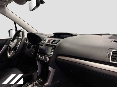 Used 2018 Subaru Forester 2.5i Premium AWD/4WD image 31
