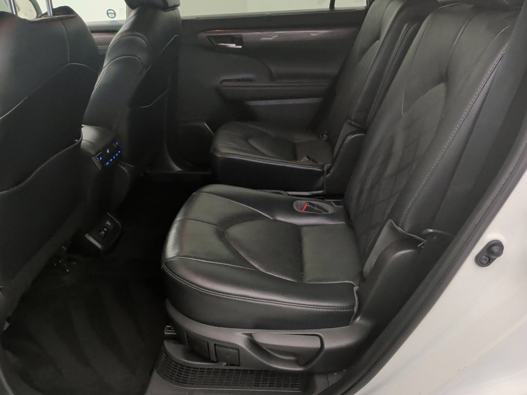 Used 2021 Toyota Highlander Platinum AWD/4WD image 22