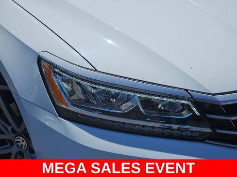 Used 2017 Volkswagen Passat 1.8T R-Line w/ R-Line Lighting Package FWD image 33