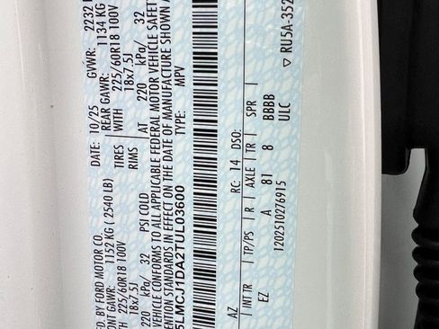 New 2026 Lincoln Corsair Premiere image 24