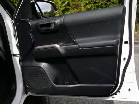 Used 2020 Toyota Tacoma TRD Sport image 48