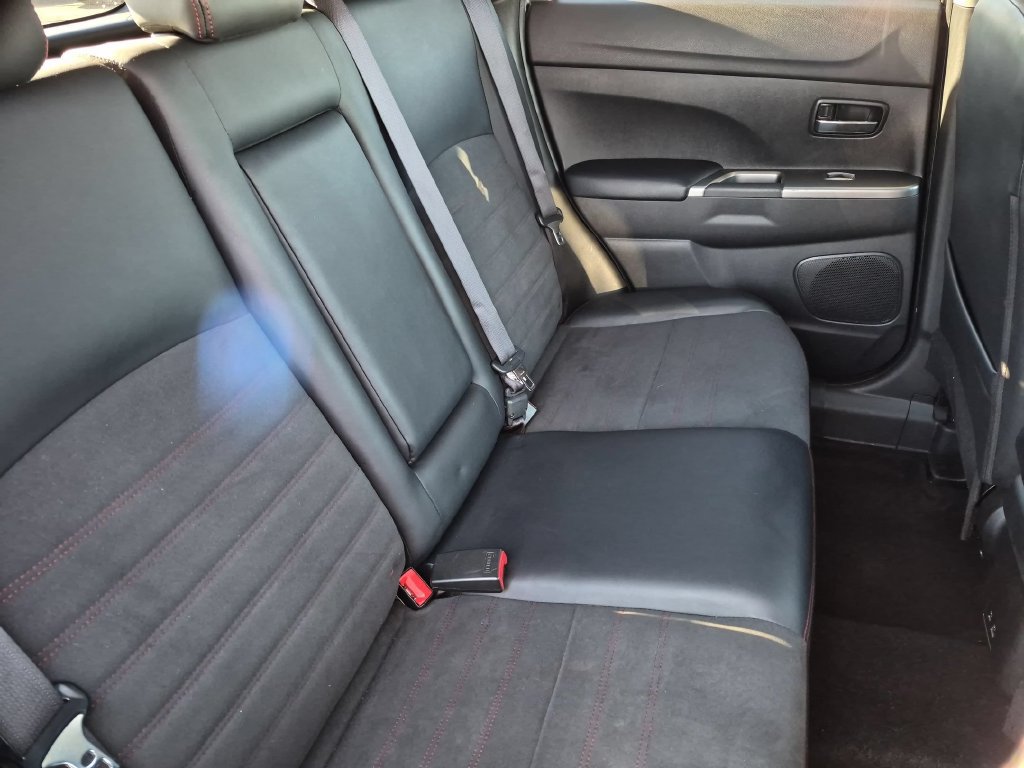 Used 2025 Mitsubishi Outlander Sport SE AWD/4WD image 26