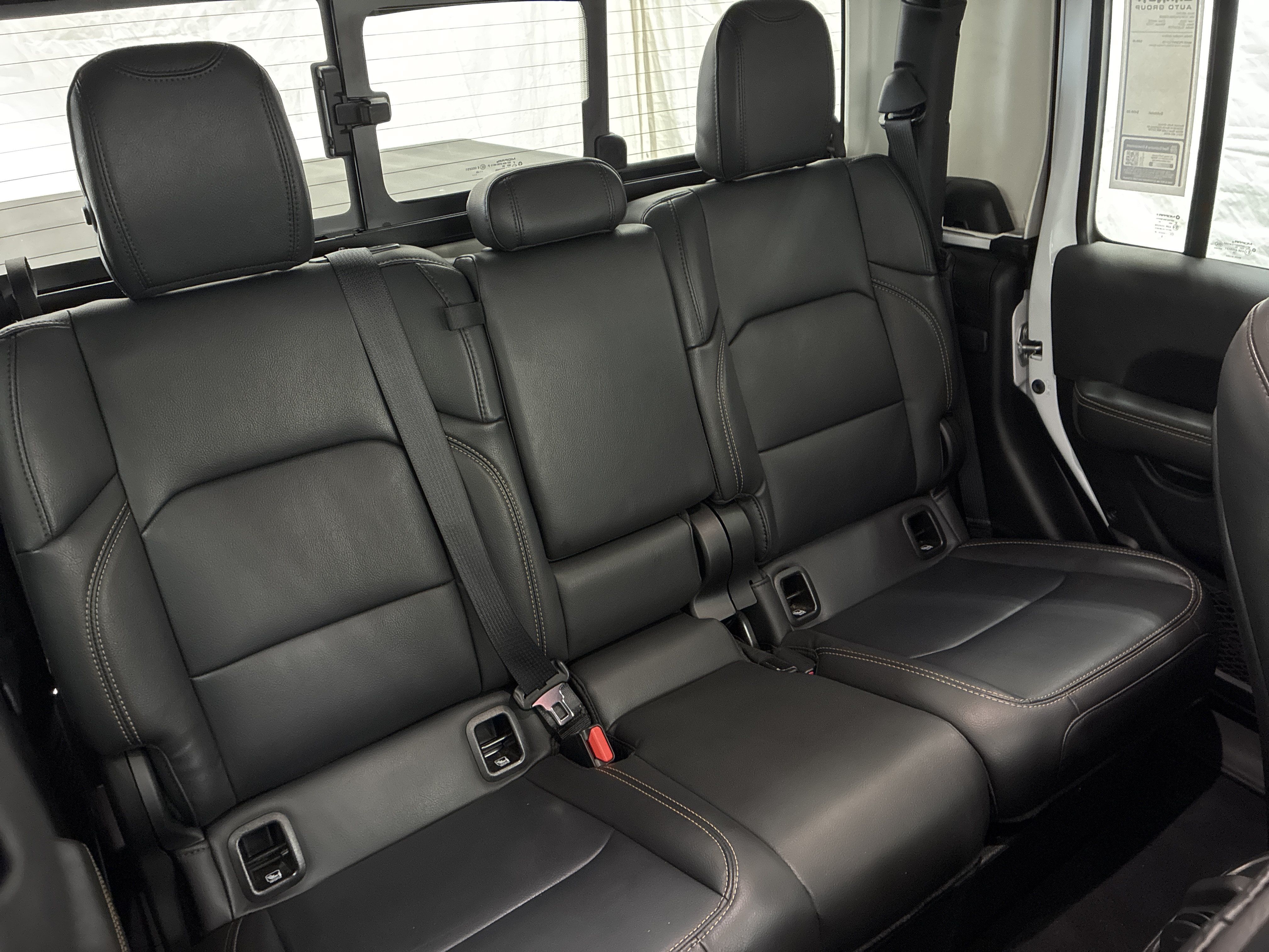 Certified 2025 Jeep Gladiator Sport AWD/4WD image 13