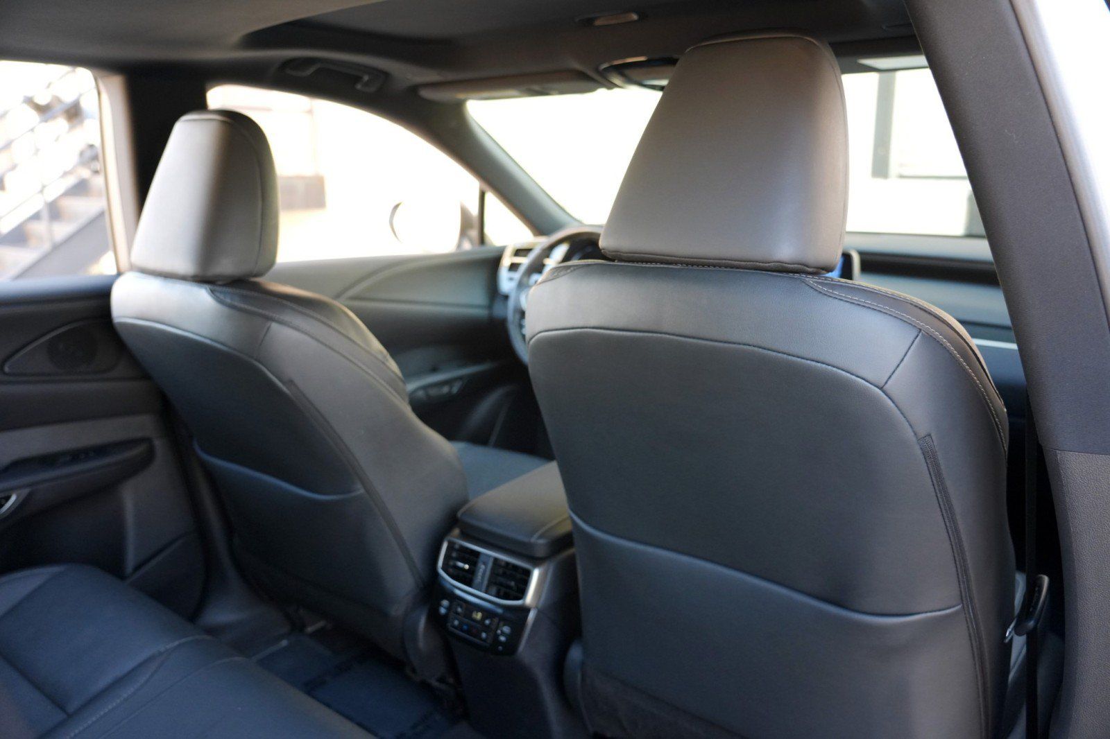 Used 2023 Lexus RX 350 Premium Plus w/ Cold Area Package FWD image 38