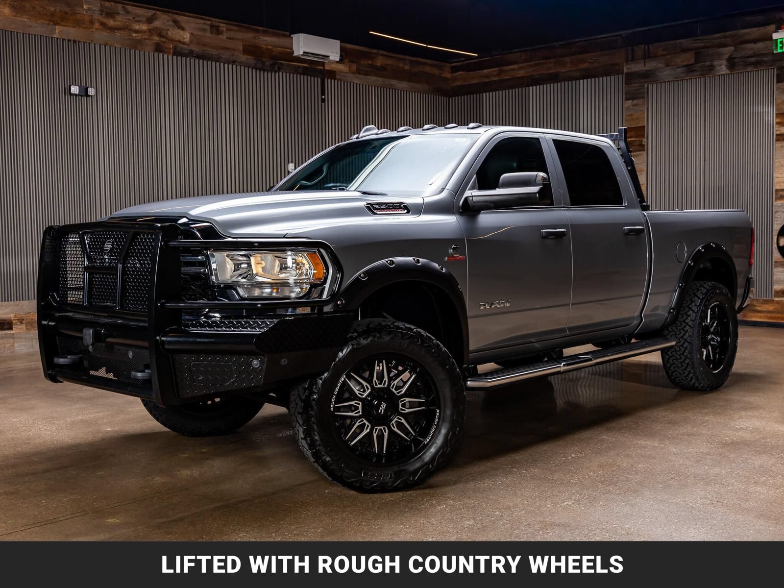Used 2021 RAM 2500 Tradesman w/ Chrome Appearance Group AWD/4WD image 4