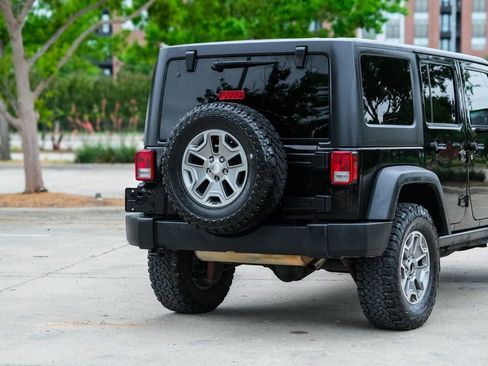 Used 2014 Jeep Wrangler Unlimited Rubicon w/ Connectivity Group AWD/4WD image 26