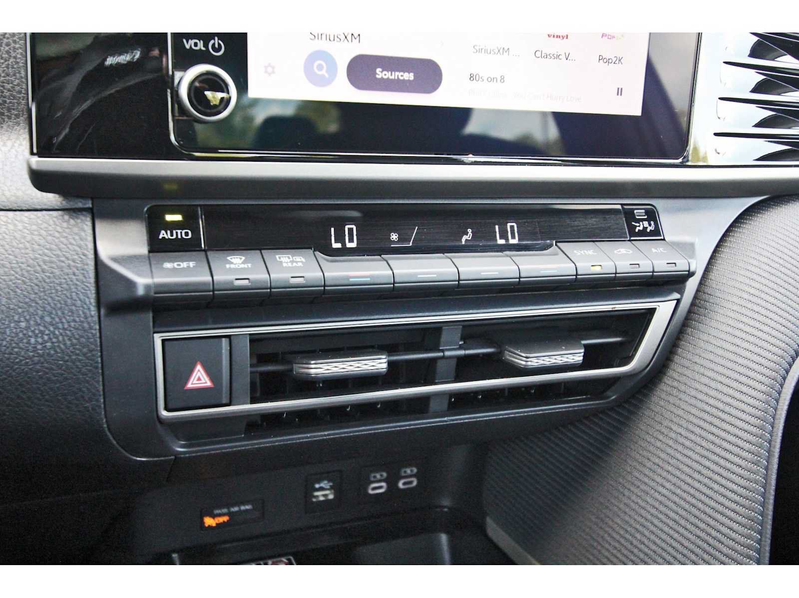 Used 2025 Toyota Camry SE FWD image 24