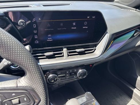 Certified 2024 Chevrolet Trax RS FWD image 15