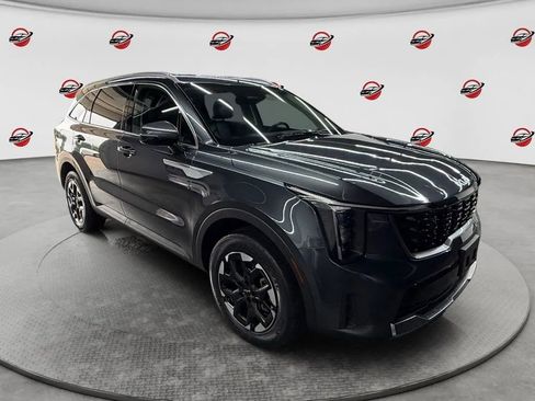 Used 2024 Kia Sorento S AWD/4WD image 7