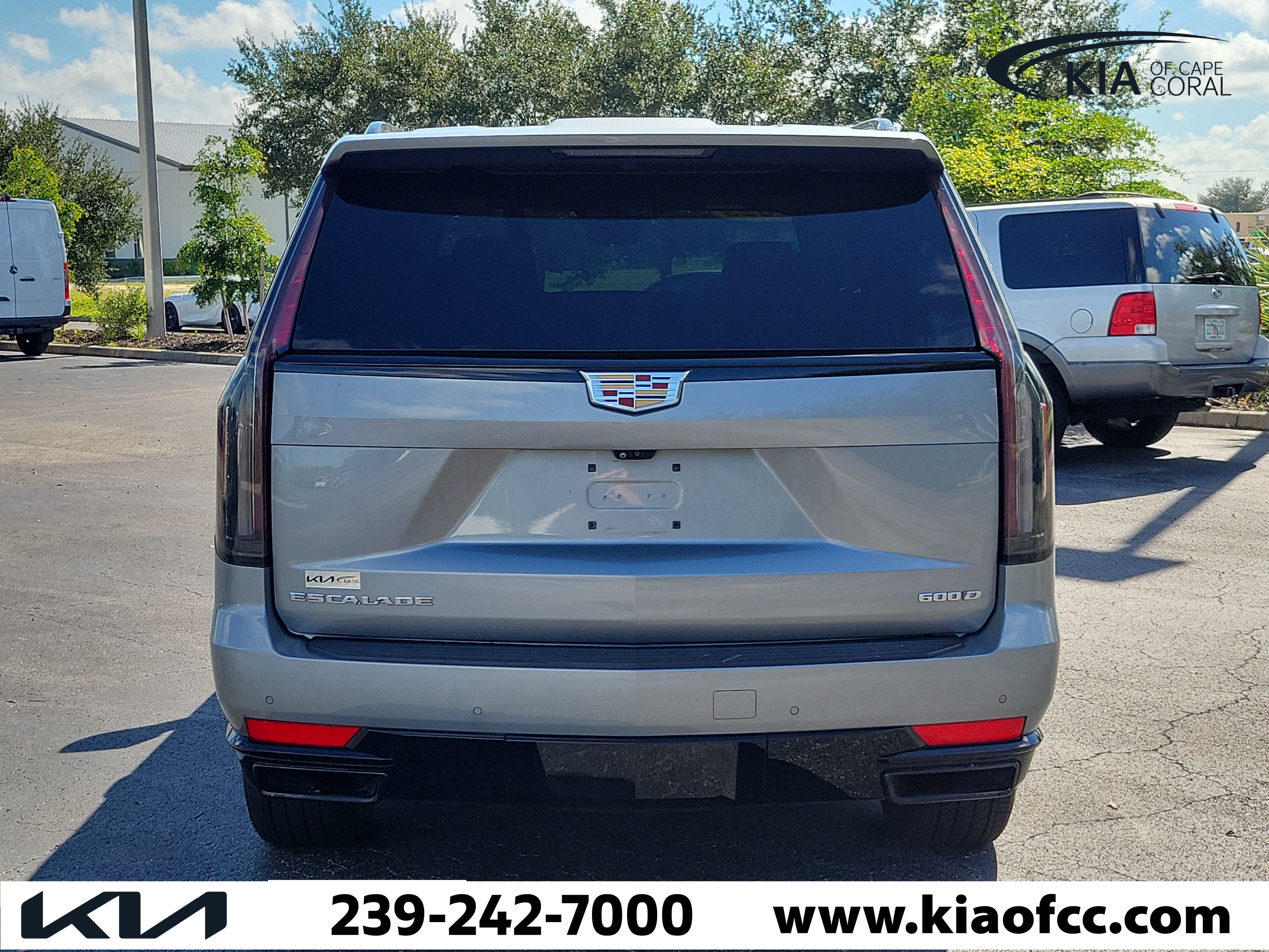 Used 2023 Cadillac Escalade Sport AWD/4WD image 5
