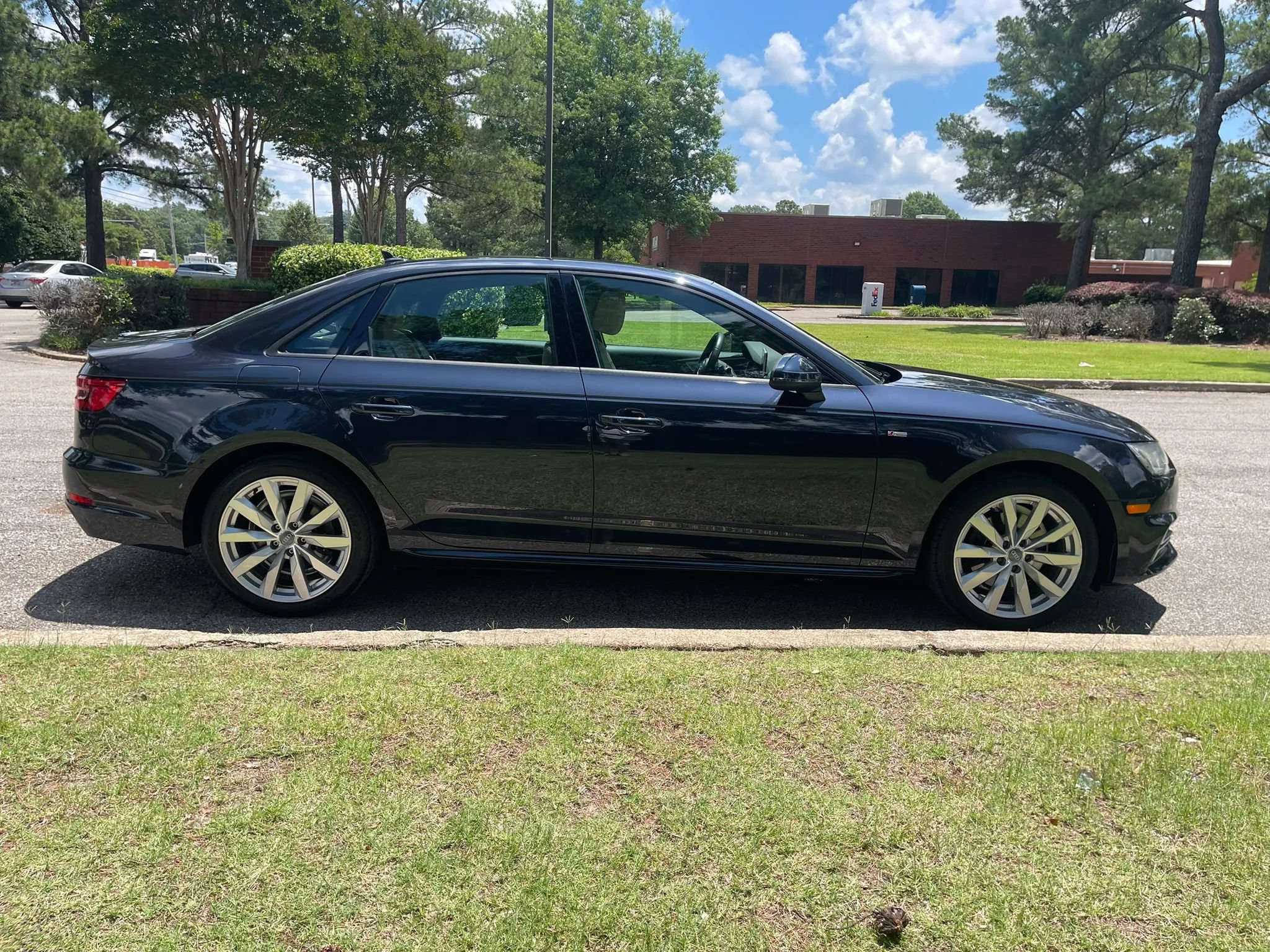 Used 2017 Audi A4 2.0T Ultra Premium w/ Convenience Package FWD image 6