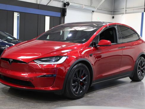 Used 2023 Tesla Model X Plaid image 8