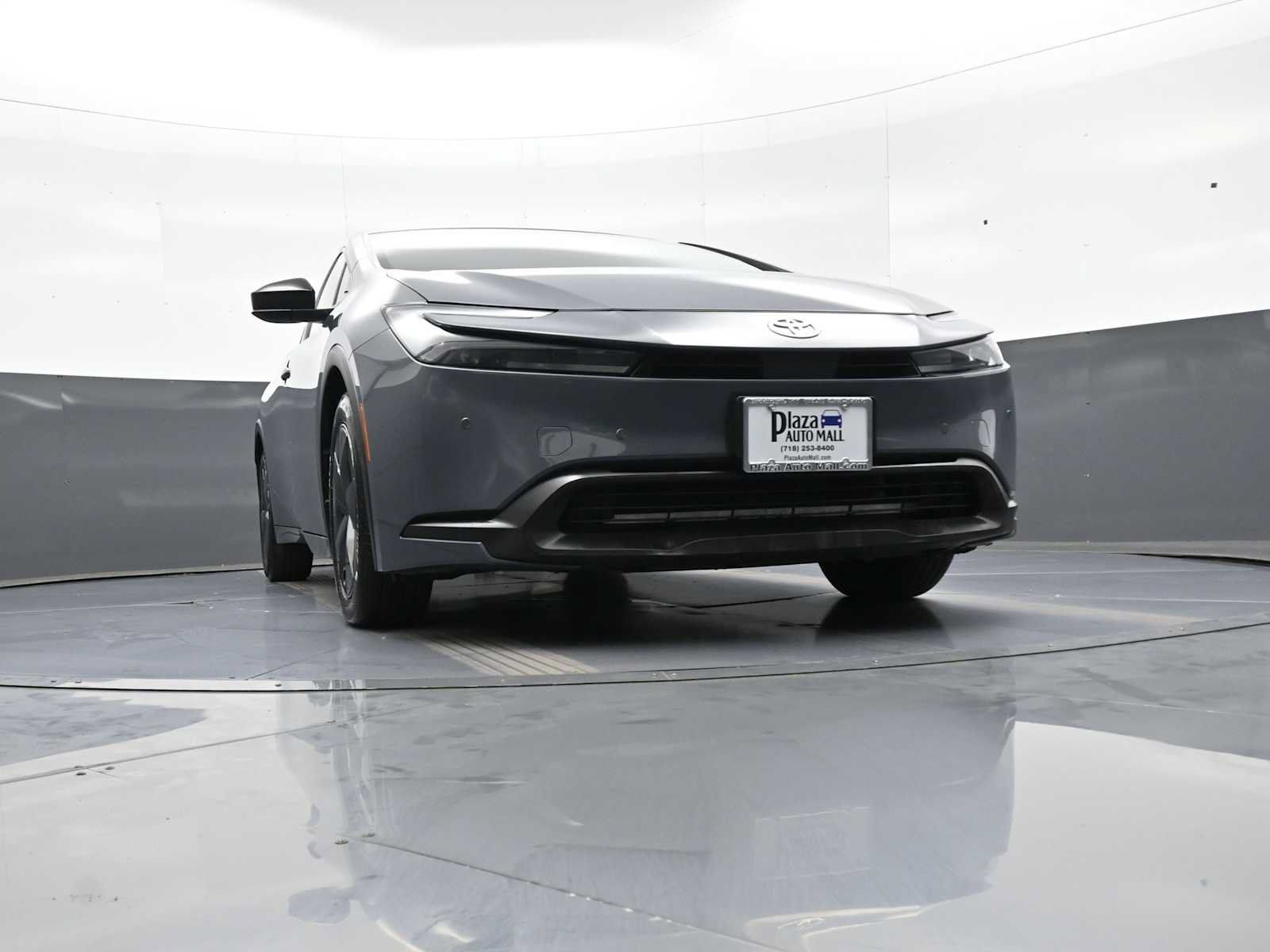 Used 2025 Toyota Prius LE FWD image 27