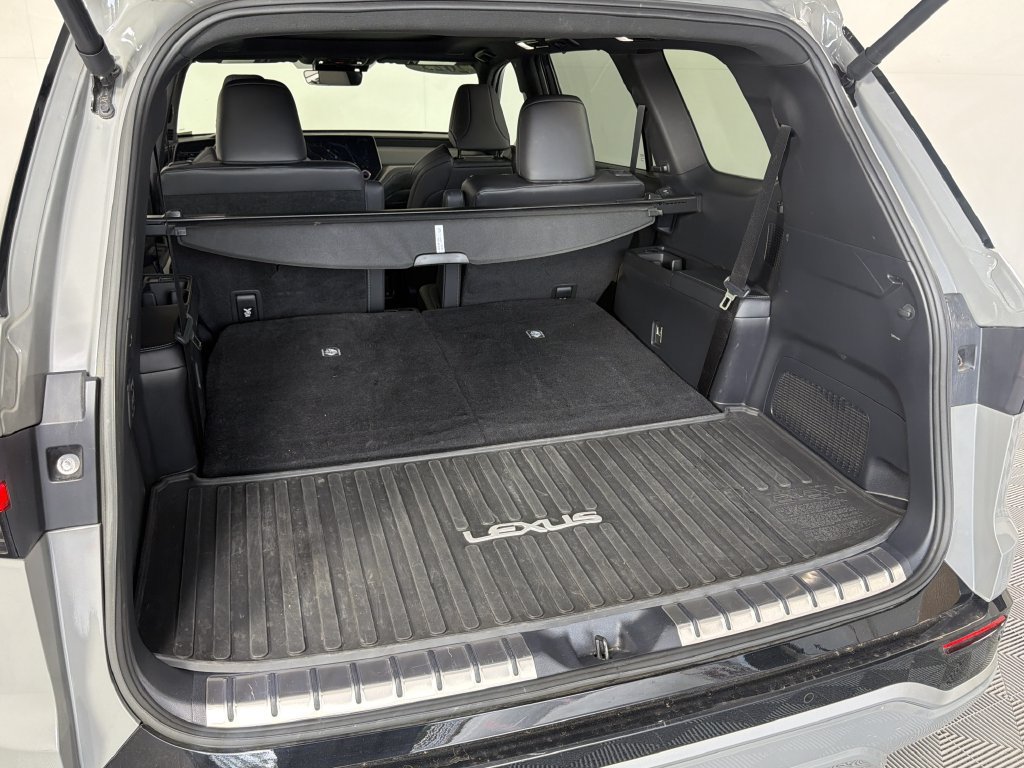 Used 2025 Lexus TX 350 AWD w/ Technology Package image 9