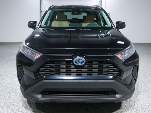 Used 2022 Toyota RAV4 LE AWD/4WD image 4