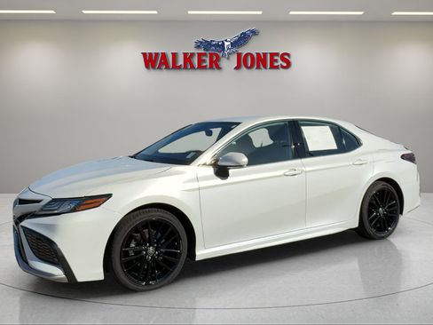 Used 2024 Toyota Camry XSE image 6