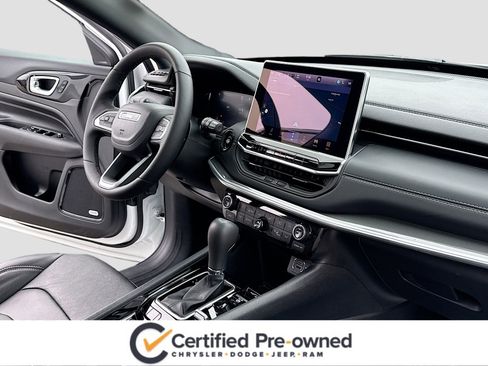 Used 2024 Jeep Compass Limited w/ High Altitude Package image 5