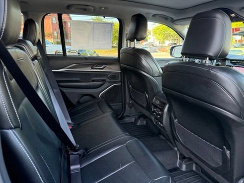 Used 2023 Jeep Grand Cherokee 4WD 4xe w/ Luxury Tech Group II image 24