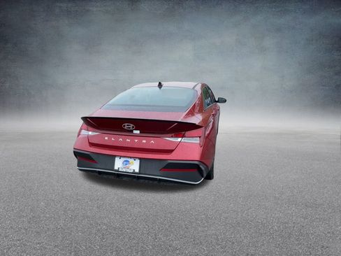 Used 2025 Hyundai Elantra Sport image 21