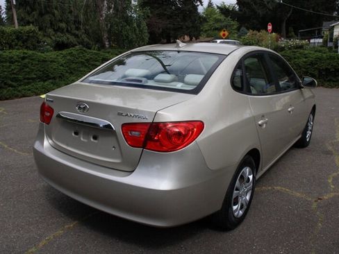 Used 2010 Hyundai Elantra GLS FWD image 3
