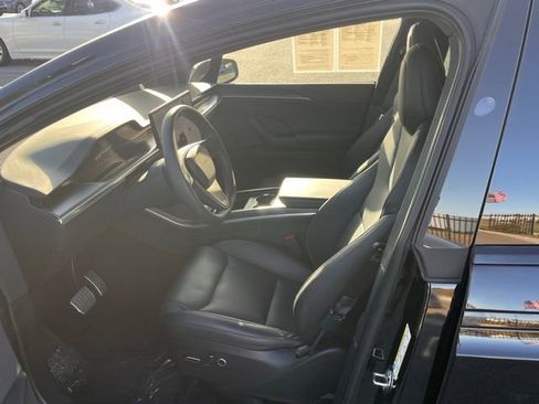Used 2024 Tesla Model X Plaid image 9